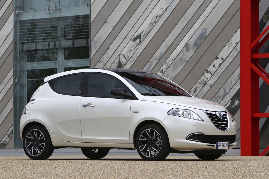  Lancia Ypsilon 2011 года  (фото 40 из 96)